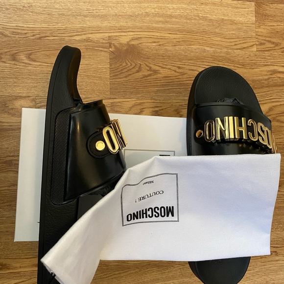 Moschino Sandal - Picture 3 of 6